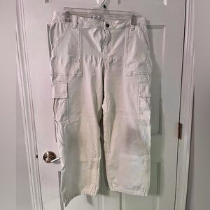 HOLLISTER Women’s High-rise Utility Baggy Cargo Dad Pants {SHORT LENGTH}